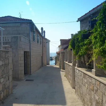 Appartement Luxury Ljilja Near The Beach Postira
